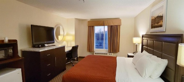 Home Inn & Suites image 18
