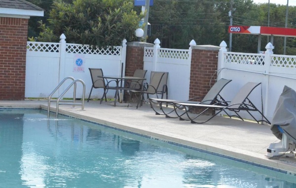 Home Inn & Suites image 19